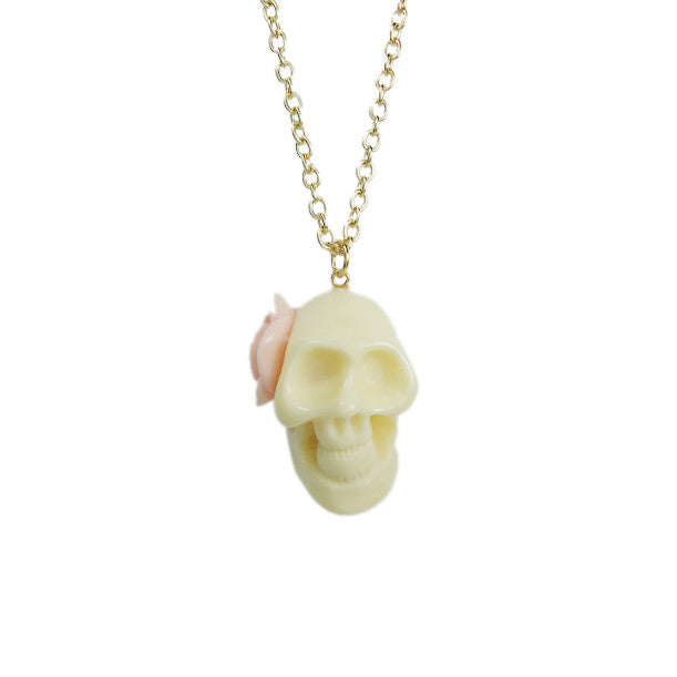 Creamy Skull with Flower Necklace