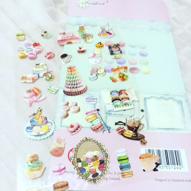 Daisyland Sticker: Sweet Macaron